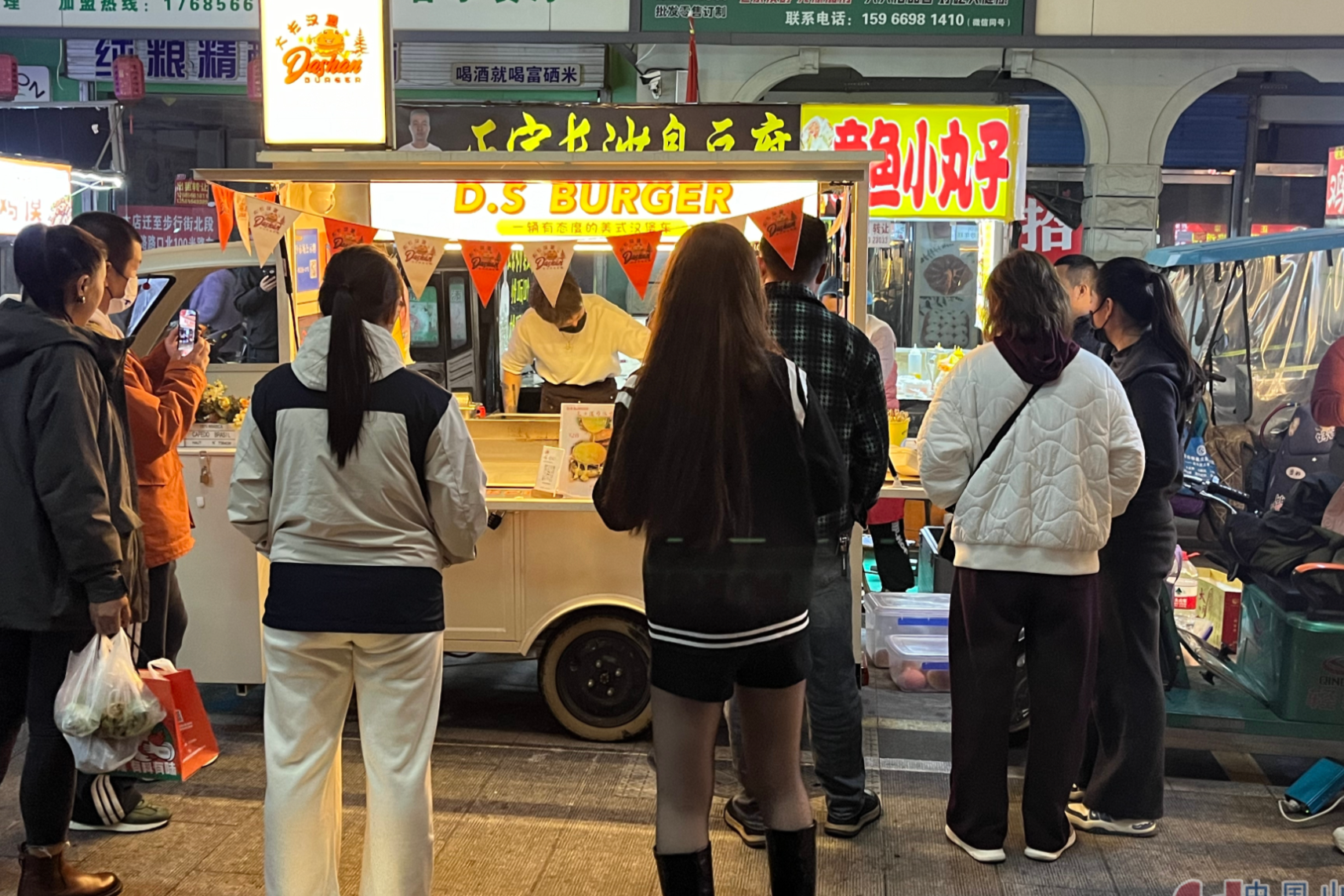 淄博：滿滿煙火氣！128家特色小吃落戶新世界商業街